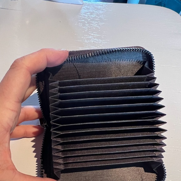 🆕 Brown card wallet (2 available) - Picture 5 of 5